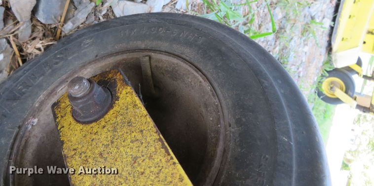 image for item DR0124 (2) lawn mowers