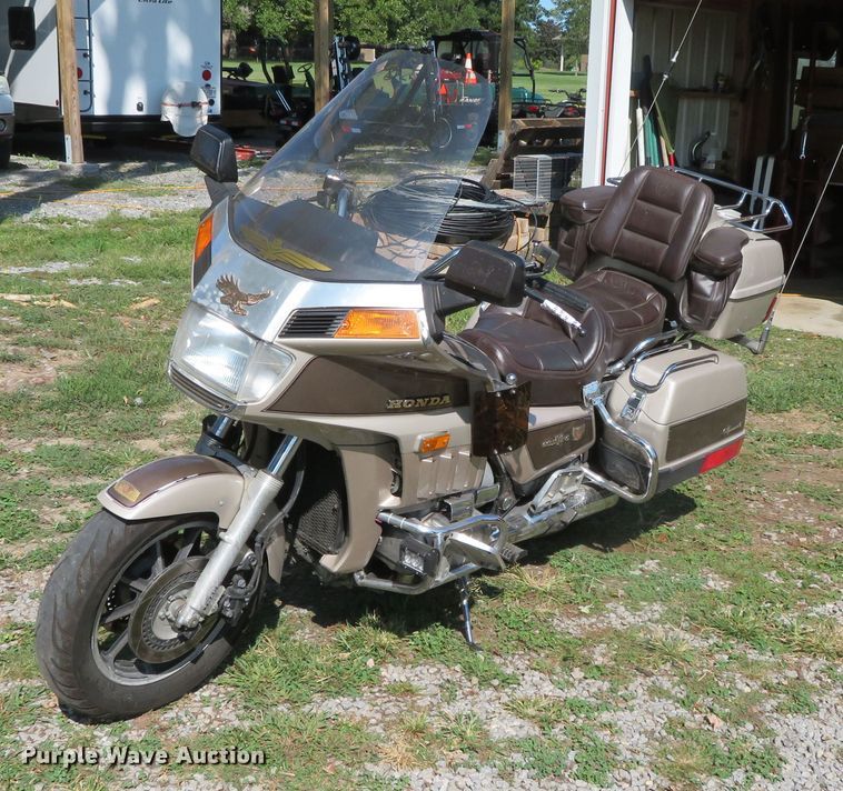 image for item DR0129 1985 Honda Gold Wing Aspencade  motorcycle