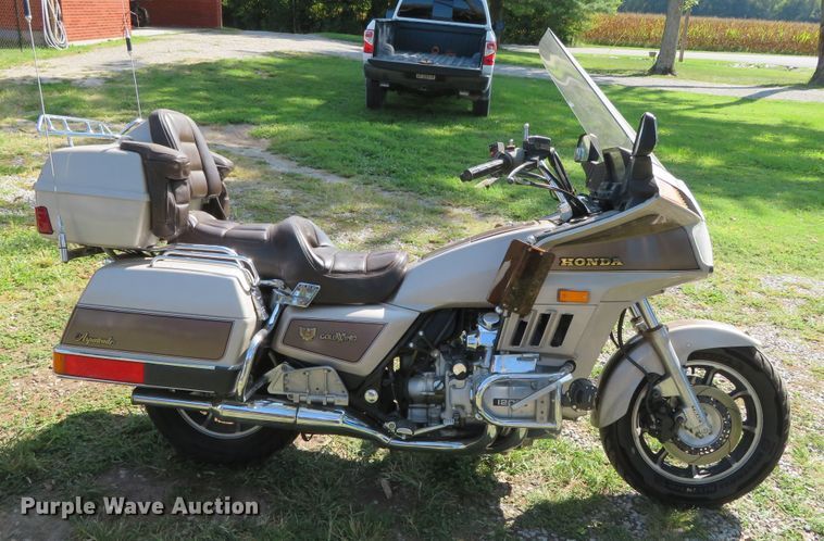 image for item DR0129 1985 Honda Gold Wing Aspencade  motorcycle