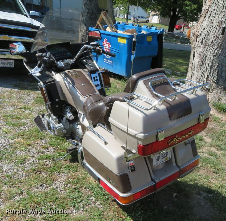 image for item DR0129 1985 Honda Gold Wing Aspencade  motorcycle