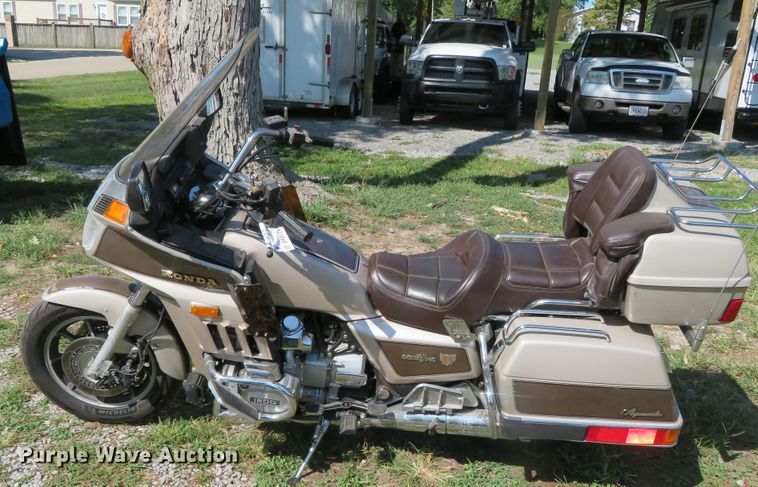 image for item DR0129 1985 Honda Gold Wing Aspencade  motorcycle