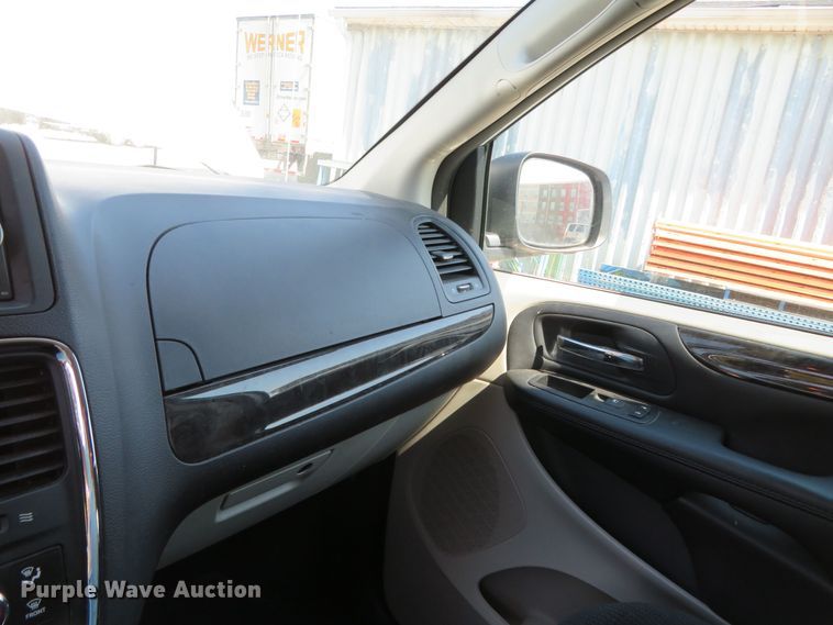 image for item DR0133 2017 Dodge Grand Caravan  van