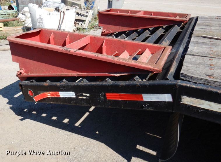 image for item DR0533 1996 Towmaster T20  equipment trailer