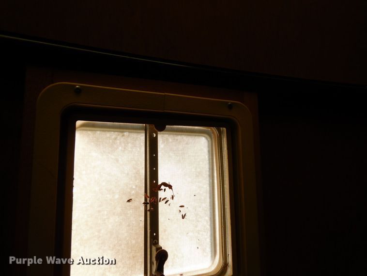 image for item DR0548 1993 United Express Line  enclosed cargo trailer