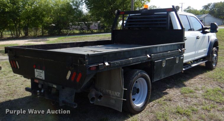 image for item DR2026 2017 Ford F450 Super Duty XLT  Crew Cab flatbed truck