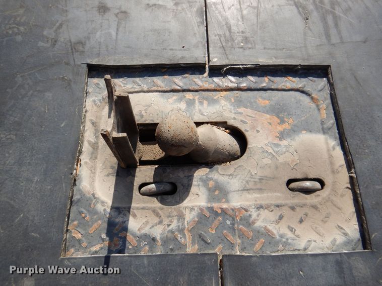 image for item DR2026 2017 Ford F450 Super Duty XLT  Crew Cab flatbed truck