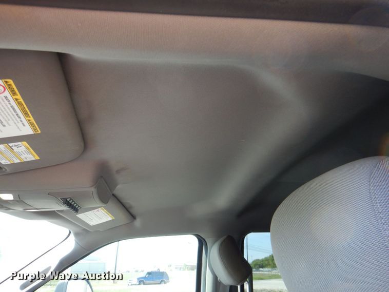 image for item DR2026 2017 Ford F450 Super Duty XLT  Crew Cab flatbed truck