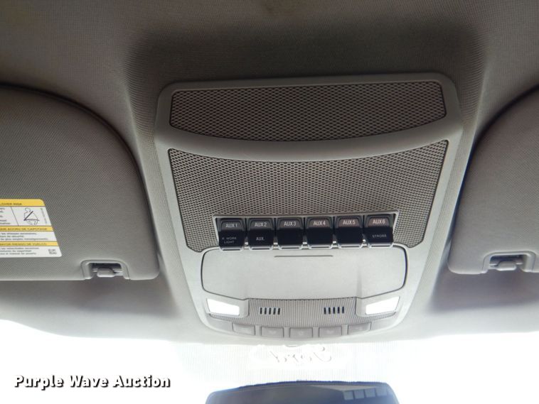 image for item DR2026 2017 Ford F450 Super Duty XLT  Crew Cab flatbed truck