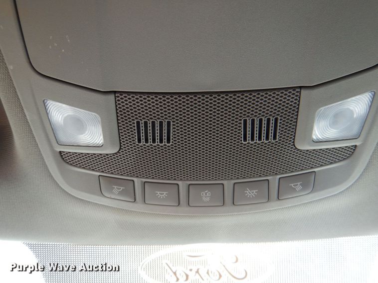 image for item DR2026 2017 Ford F450 Super Duty XLT  Crew Cab flatbed truck