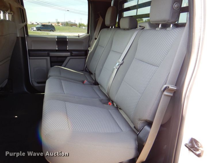 image for item DR2026 2017 Ford F450 Super Duty XLT  Crew Cab flatbed truck