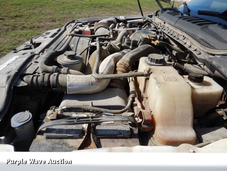 image for item DR2026 2017 Ford F450 Super Duty XLT  Crew Cab flatbed truck