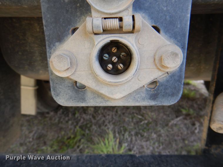 image for item DR2026 2017 Ford F450 Super Duty XLT  Crew Cab flatbed truck