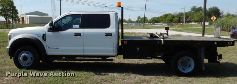 image for item DR2027 2018 Ford F450 Super Duty XLT  Crew Cab flatbed truck