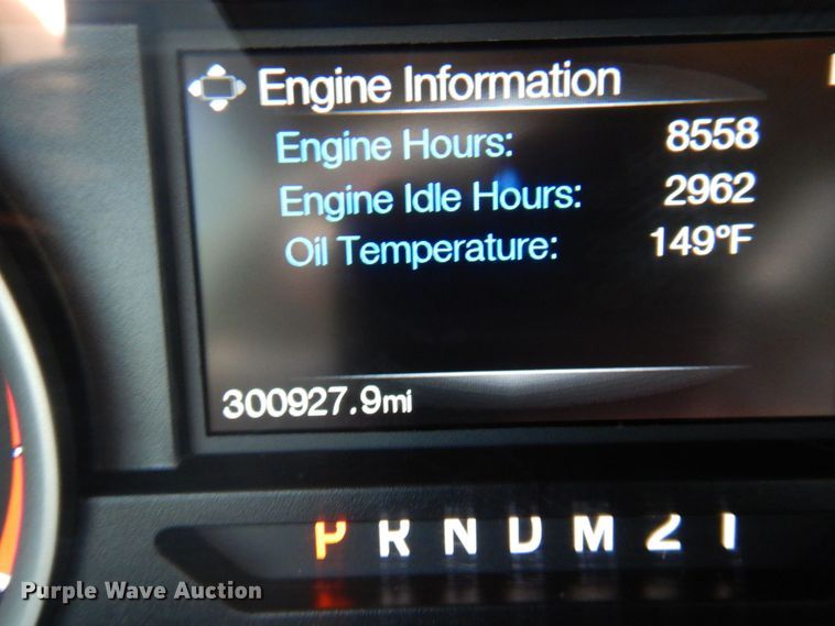 image for item DR2027 2018 Ford F450 Super Duty XLT  Crew Cab flatbed truck