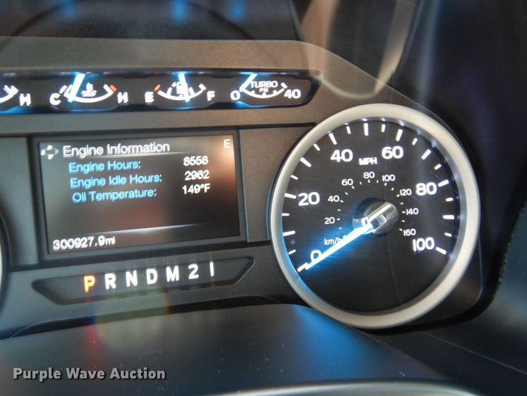 image for item DR2027 2018 Ford F450 Super Duty XLT  Crew Cab flatbed truck