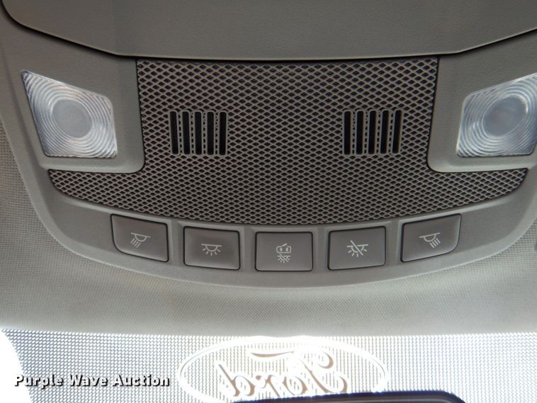 image for item DR2027 2018 Ford F450 Super Duty XLT  Crew Cab flatbed truck