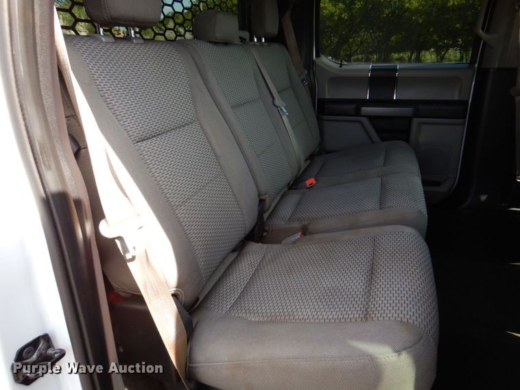 image for item DR2027 2018 Ford F450 Super Duty XLT  Crew Cab flatbed truck