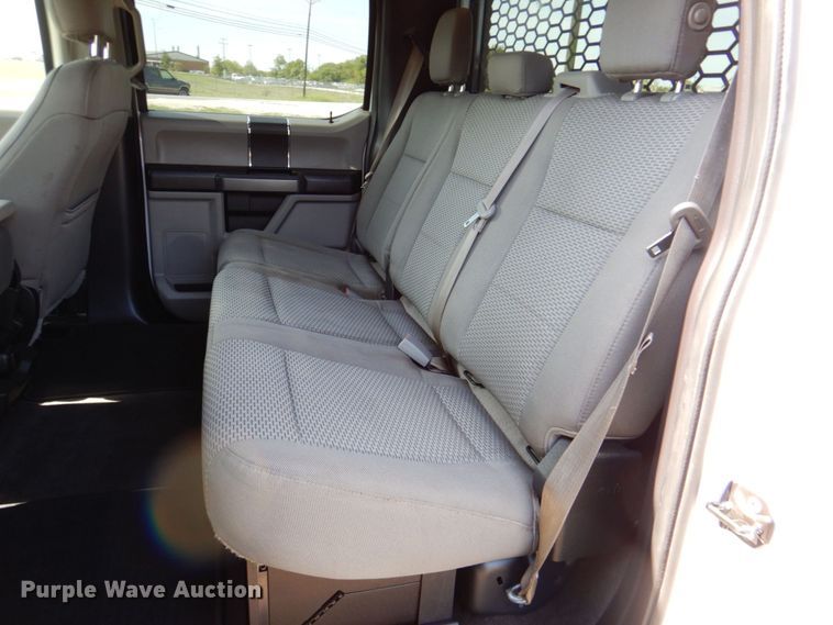 image for item DR2027 2018 Ford F450 Super Duty XLT  Crew Cab flatbed truck