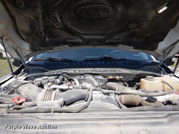 image for item DR2027 2018 Ford F450 Super Duty XLT  Crew Cab flatbed truck