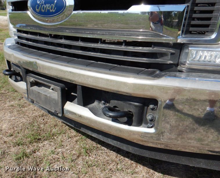 image for item DR2027 2018 Ford F450 Super Duty XLT  Crew Cab flatbed truck