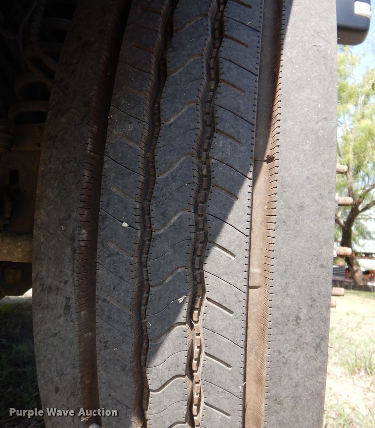 image for item DR2027 2018 Ford F450 Super Duty XLT  Crew Cab flatbed truck