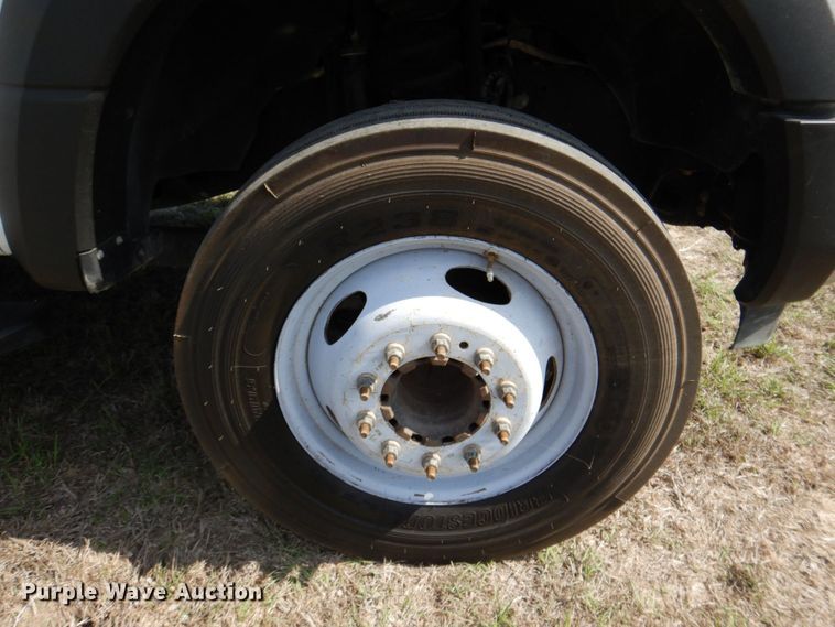 image for item DR2027 2018 Ford F450 Super Duty XLT  Crew Cab flatbed truck