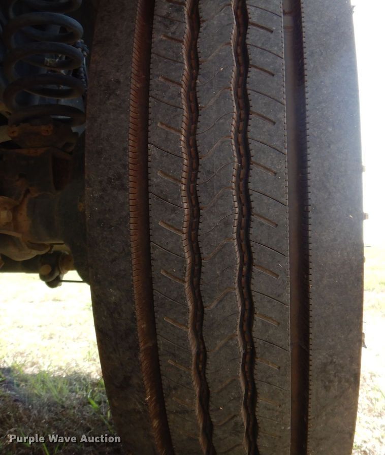 image for item DR2027 2018 Ford F450 Super Duty XLT  Crew Cab flatbed truck