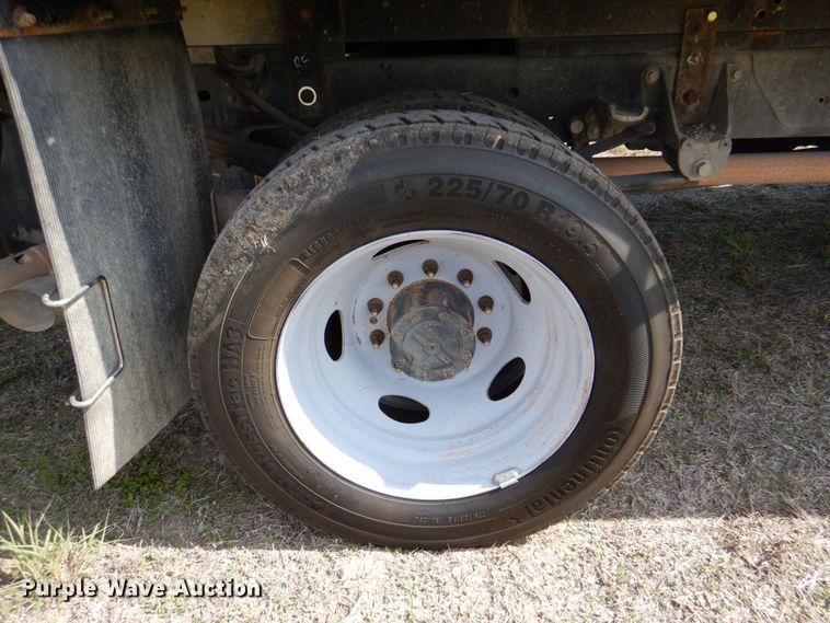 image for item DR2027 2018 Ford F450 Super Duty XLT  Crew Cab flatbed truck