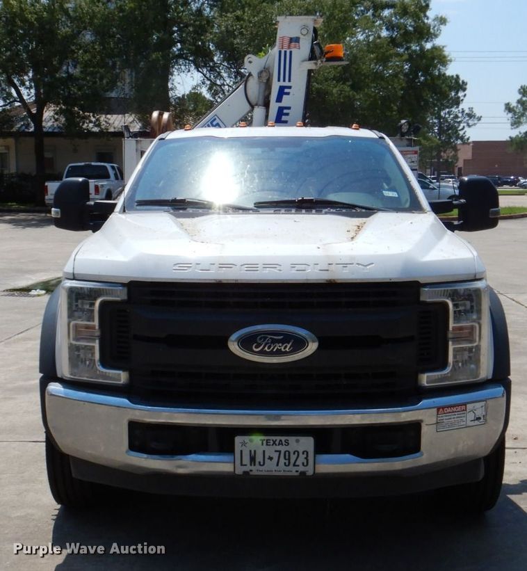 image for item DR2031 2019 Ford F550 Super Duty XL  utility / service truck
