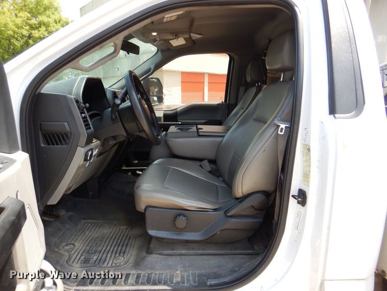 image for item DR2031 2019 Ford F550 Super Duty XL  utility / service truck