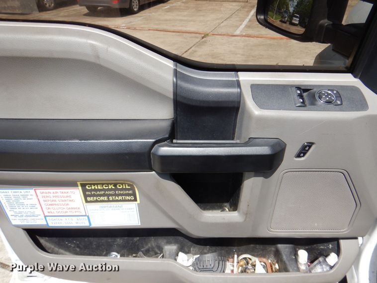 image for item DR2031 2019 Ford F550 Super Duty XL  utility / service truck