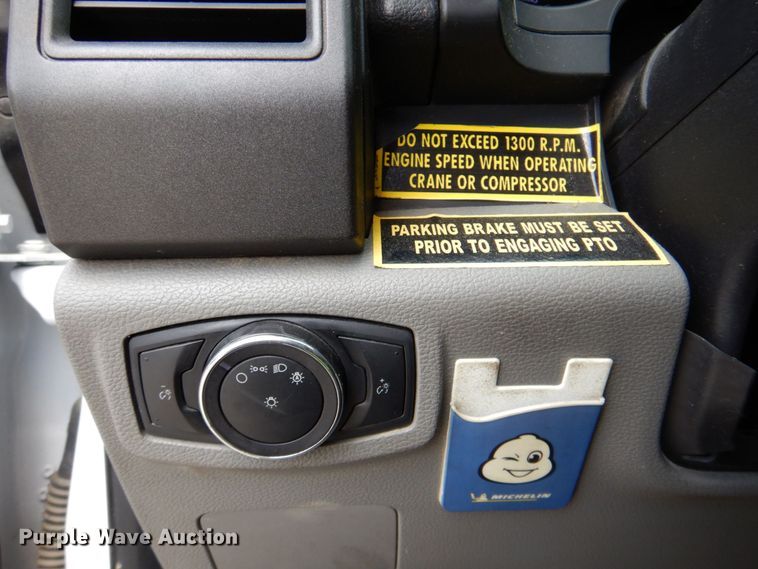 image for item DR2031 2019 Ford F550 Super Duty XL  utility / service truck