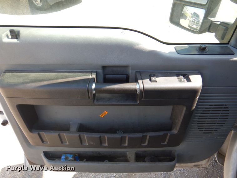 image for item DR2042 2013 Ford F250 Super Duty Lariat  SuperCab pickup truck