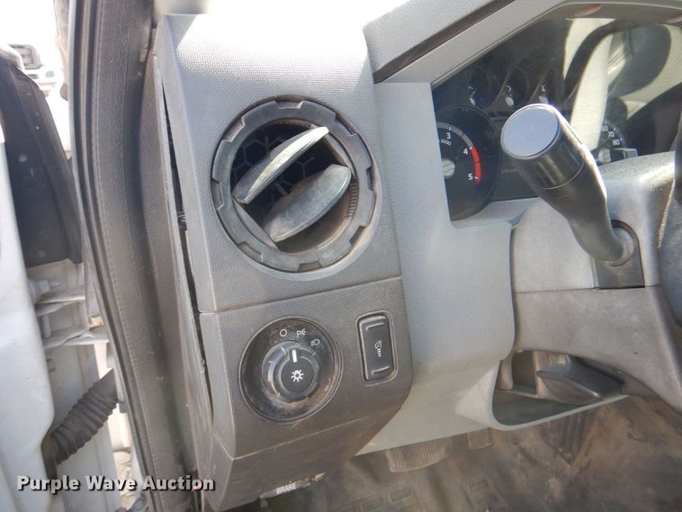 image for item DR2042 2013 Ford F250 Super Duty Lariat  SuperCab pickup truck