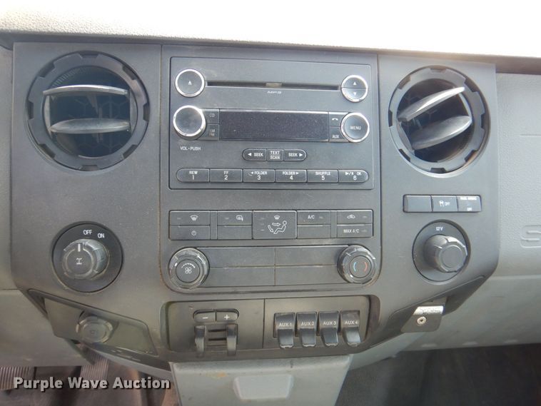 image for item DR2042 2013 Ford F250 Super Duty Lariat  SuperCab pickup truck