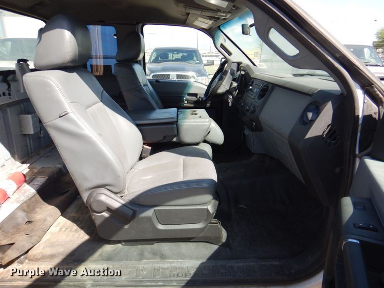 image for item DR2042 2013 Ford F250 Super Duty Lariat  SuperCab pickup truck