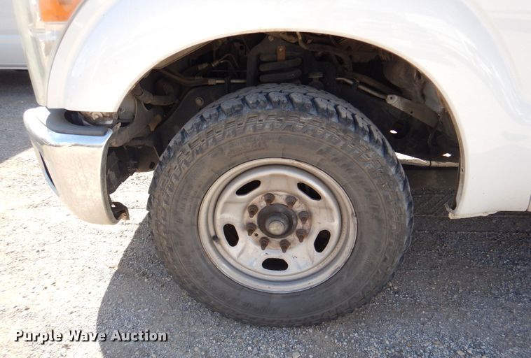 image for item DR2042 2013 Ford F250 Super Duty Lariat  SuperCab pickup truck