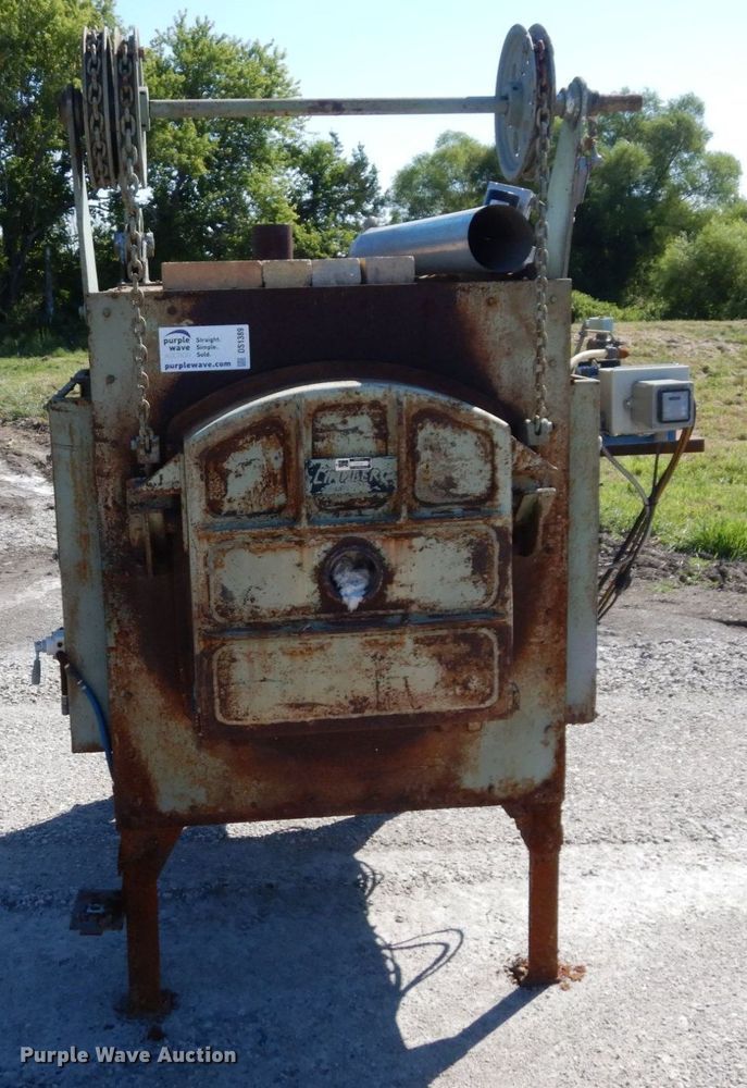 image for item DS1389 Lindberg  heat treating furnace