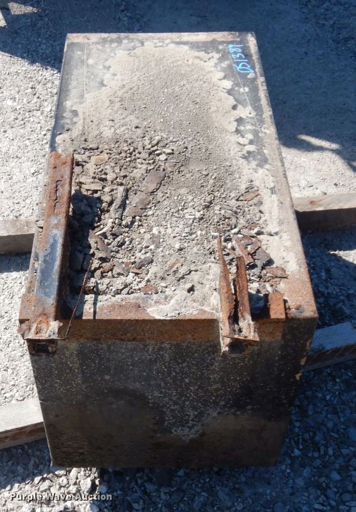 image for item DS1389 Lindberg  heat treating furnace