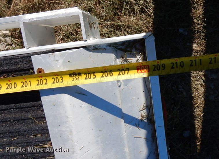 image for item DS6252 2014 Featherlite 3110-0017-STD  Car trailer