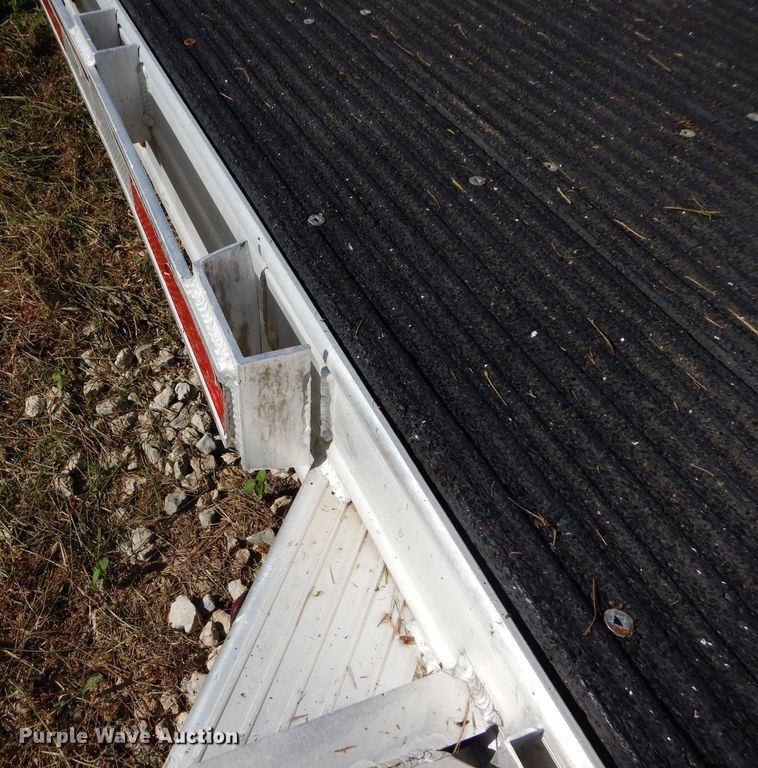 image for item DS6252 2014 Featherlite 3110-0017-STD  Car trailer