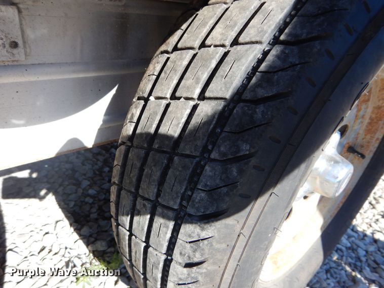 image for item DS6252 2014 Featherlite 3110-0017-STD  Car trailer