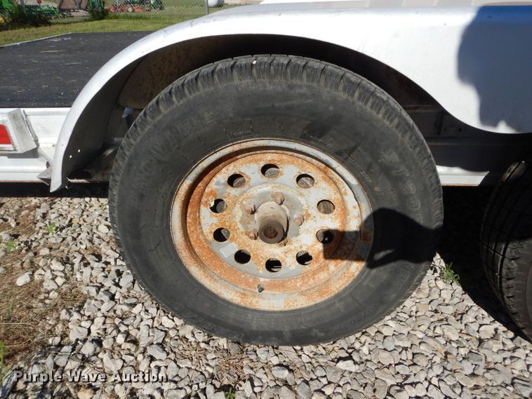 image for item DS6252 2014 Featherlite 3110-0017-STD  Car trailer