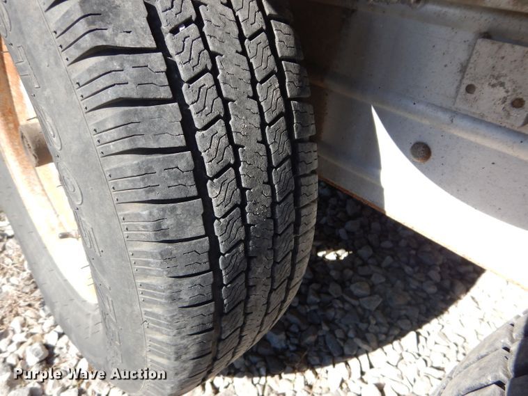 image for item DS6252 2014 Featherlite 3110-0017-STD  Car trailer