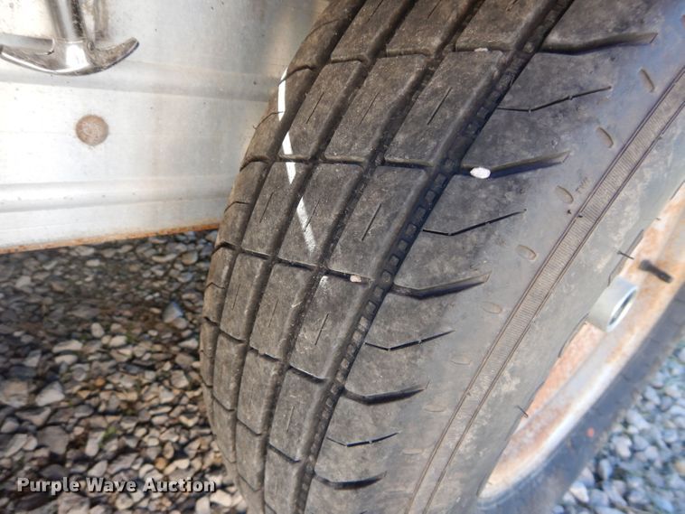 image for item DS6252 2014 Featherlite 3110-0017-STD  Car trailer