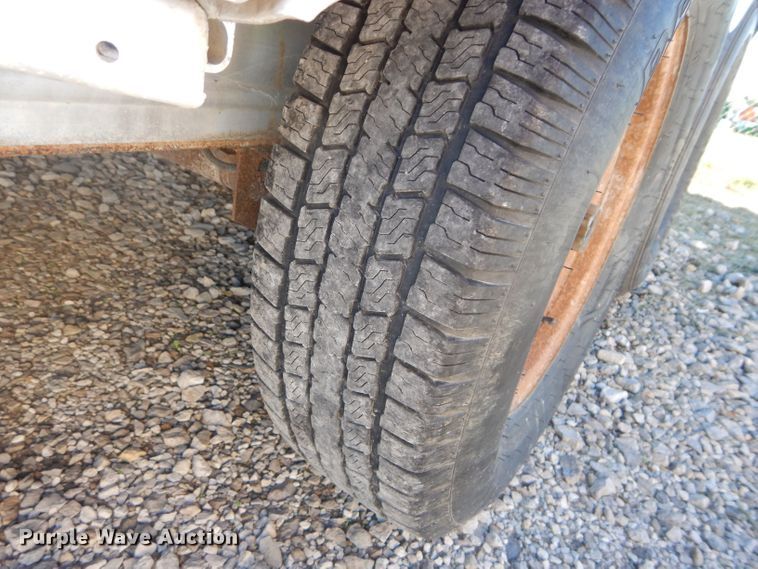 image for item DS6252 2014 Featherlite 3110-0017-STD  Car trailer