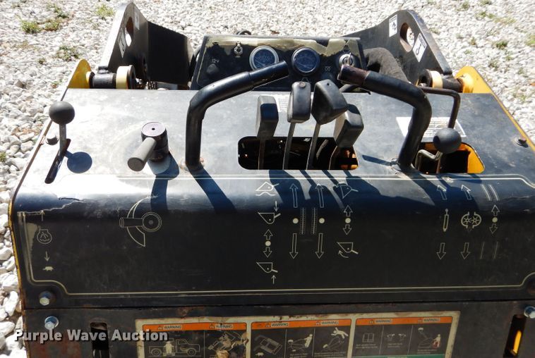 image for item DS6272 2008 Boxer 532DX  compact utility loader