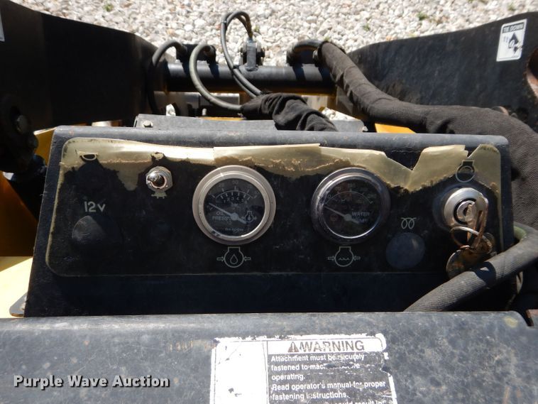 image for item DS6272 2008 Boxer 532DX  compact utility loader