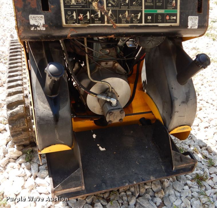 image for item DS6272 2008 Boxer 532DX  compact utility loader