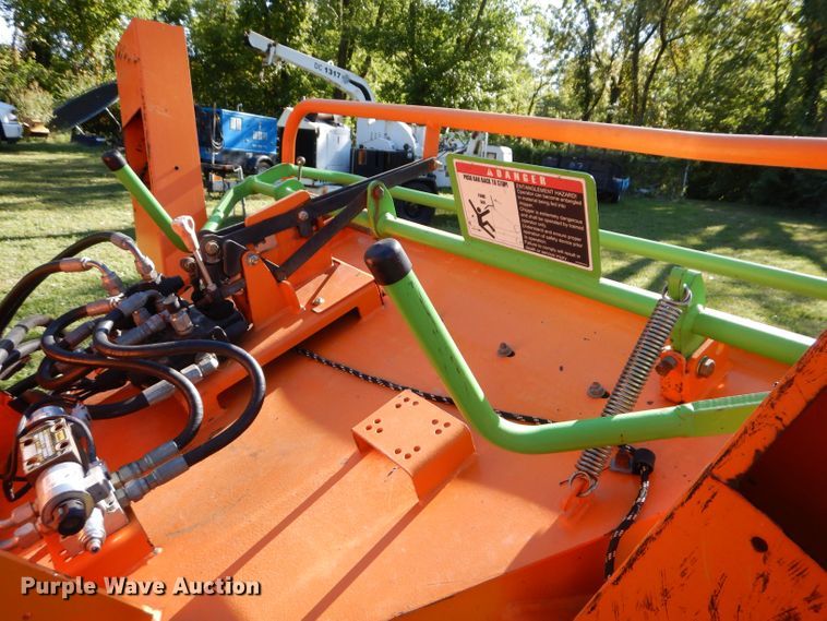 image for item DS6274 2014 Altec DRM12  wood chipper